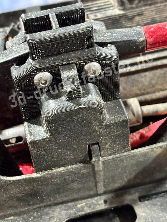Zahnradgehäuse mit zwei Schrauben vor dem Differential